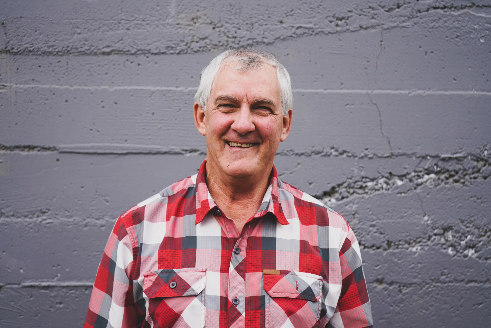 Keith Glasser, MSPT Keith Glasser, owner and CEO of Optimal Results Physical Therapy, has been practicing physical therapy since 1993. Keith’s dedication to excellence and seeking out the latest developments in physical recovery is evident throughout the clinic. “At Optimal Results I want our patients to feel welcomed with open arms, receive an expert diagnosis and treatment plan, enjoy getting better and return to normal as quickly as possible. We provide patients with advanced information they can use to heal faster, prevent future injuries at home and become healthier overall. “ Keith’s philosophy is grounded in two key principles: Patients are always our top priority Physical therapy is fun and effective at Optimal Results Originally from the east coast, Keith earned his Master’s Degree in Physical Therapy from the University of Massachusetts and a BA in Business Administration from Babson College. In addition to his formal education, Keith earned an advanced degree from the McKenzie Institute International. Prior to establishing Optimal Results Physical Therapy in 2003, Keith worked in private practice, was an in-patient and out-patient physical therapist at Kaiser Permanente, Providence St. Vincent Medical Center. He has also provided physical therapy at several skilled nursing facilities. Keith is physically active playing soccer, gardening and completing household projects. He loves hiking, traveling and reading. He played basketball at Babson College and a season in the Israeli Professional Basketball league.