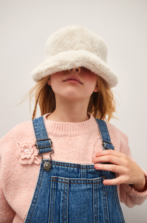 fashion stylist, fashion consultant, Manchester, London, freelance fashion stylist