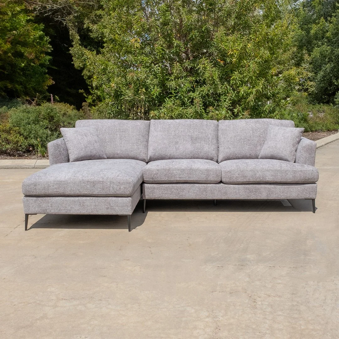 Oscar-Chaise-02A.jpg
