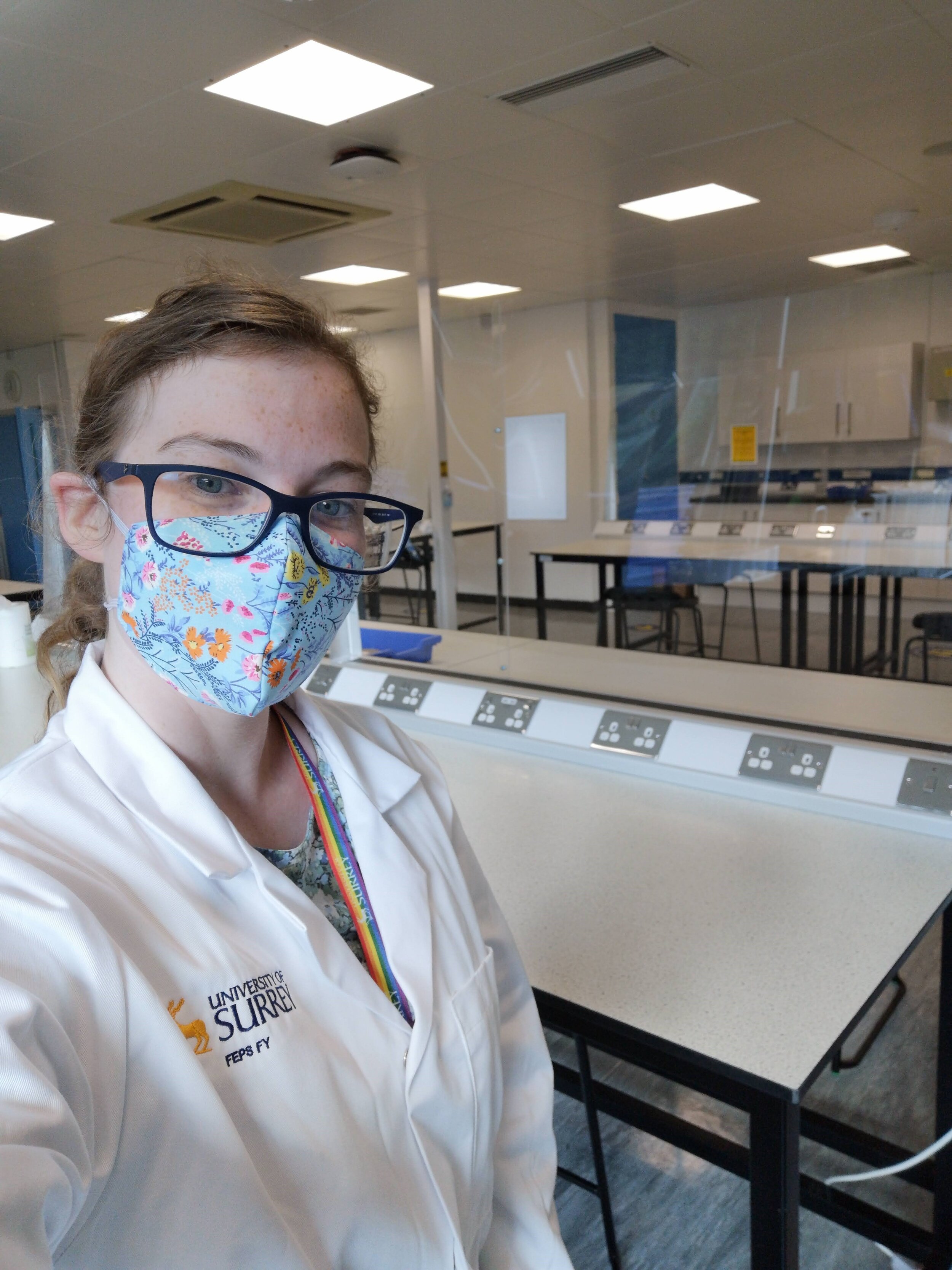  Daisy in the faculty of engineering and physical science foundation year labs where she was a lab demonstrator during the 2020 pandemic 