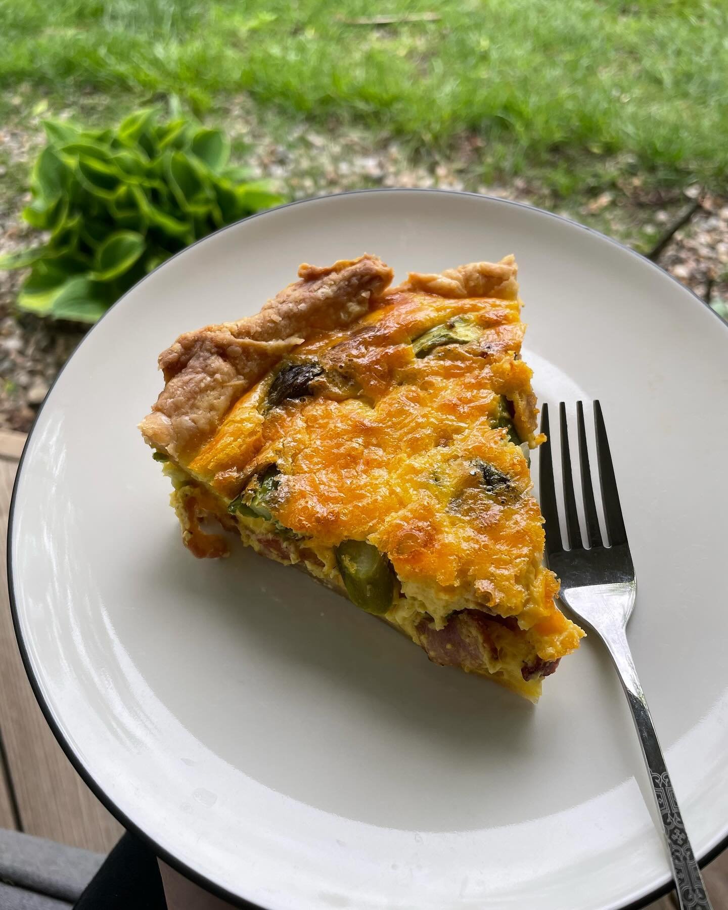 Usually I teach on Sundays. Today I baked a quiche with fresh asparagus from my mom&rsquo;s garden instead. Probably a picnic later with @scott.vanzile 

#quiche #asparagus #michigan #chef #travelchef #eggs #bacon #baking #