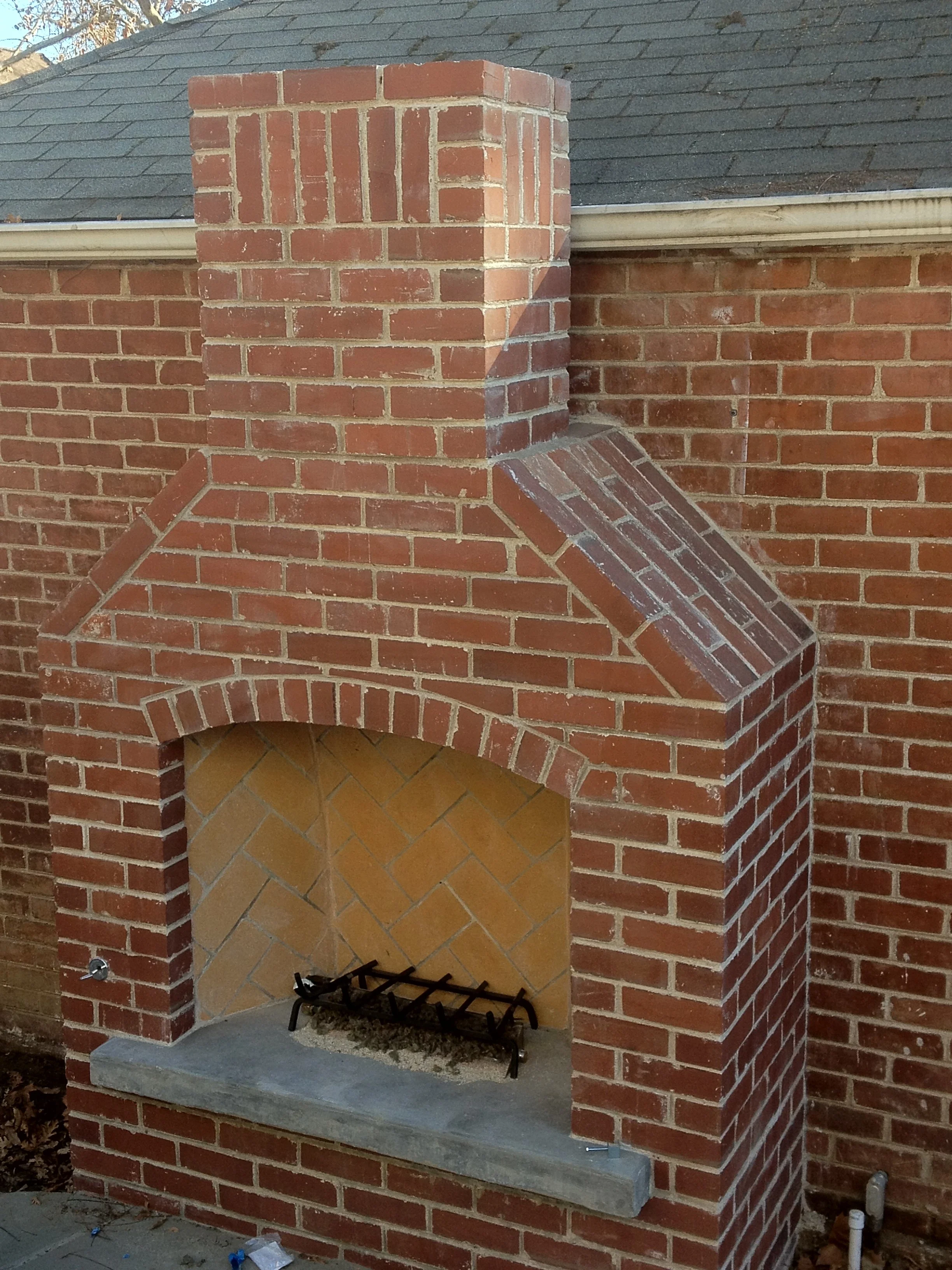 OUTDOOR FIRE PLACE.JPG