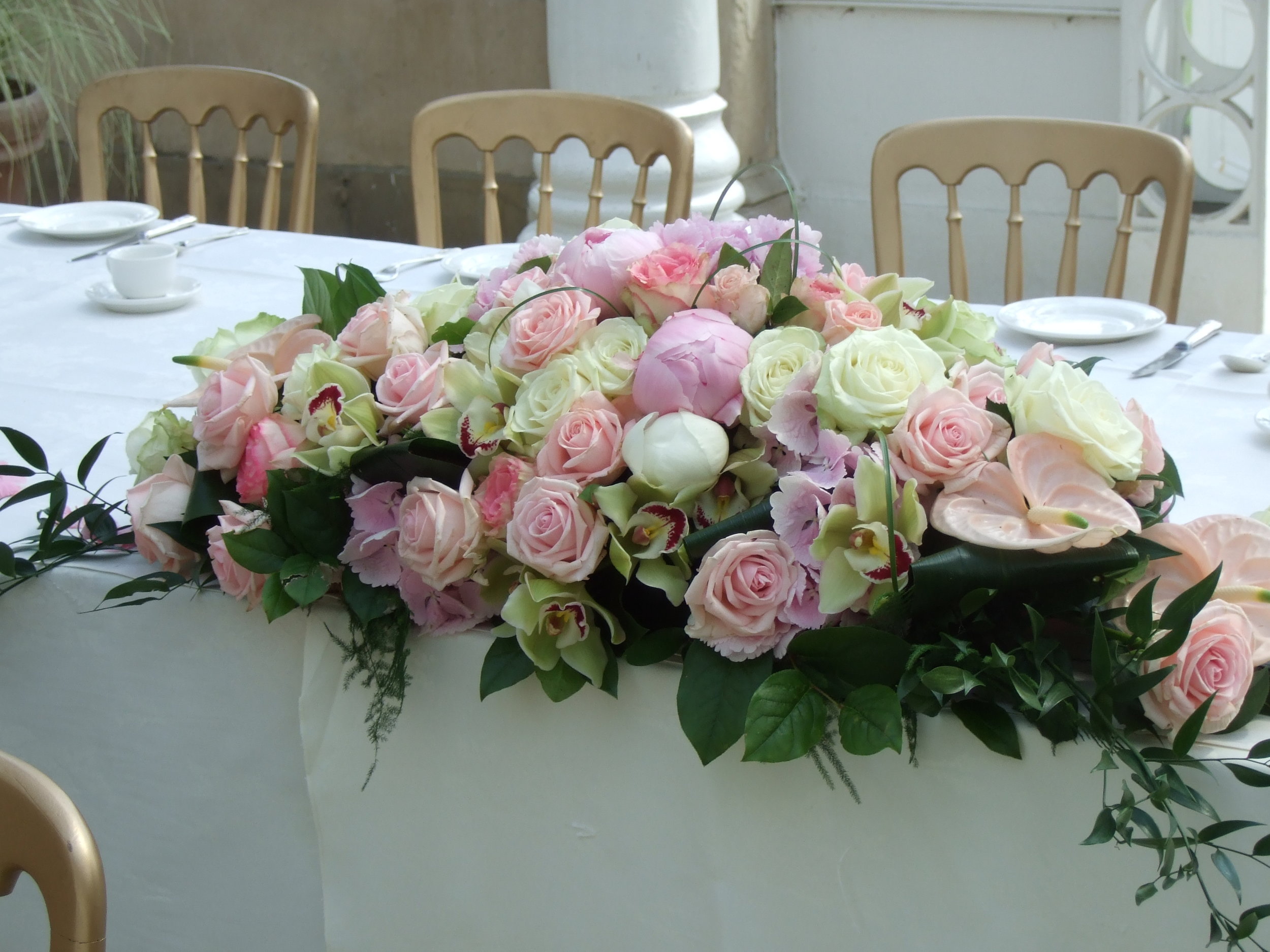 modern-wedding-flowers-for-tables-with-pink-wedding-centrepiece-ideas-wedding-flowers-centrepieces.jpg