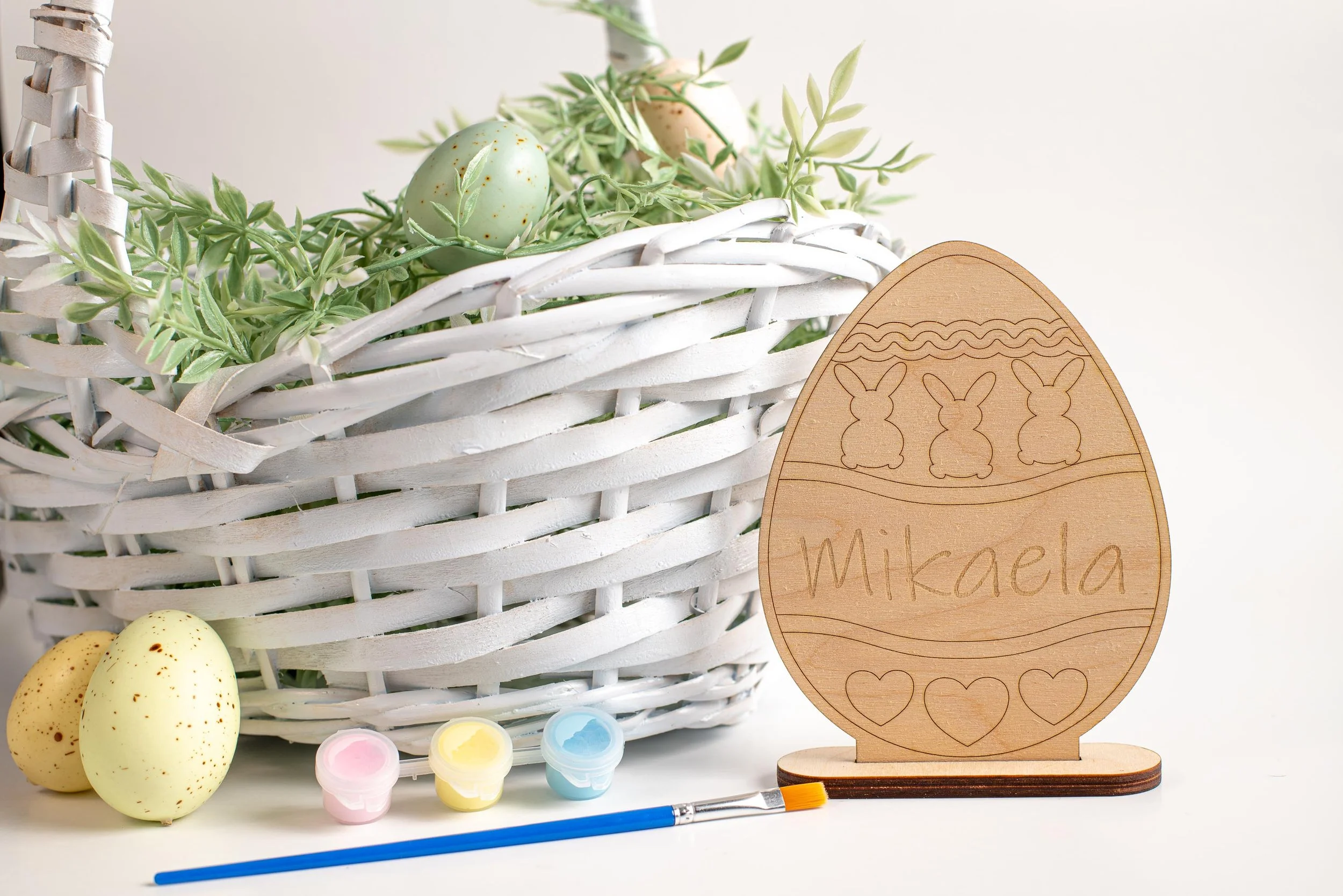 eggwithbaseandpaint-3.jpg