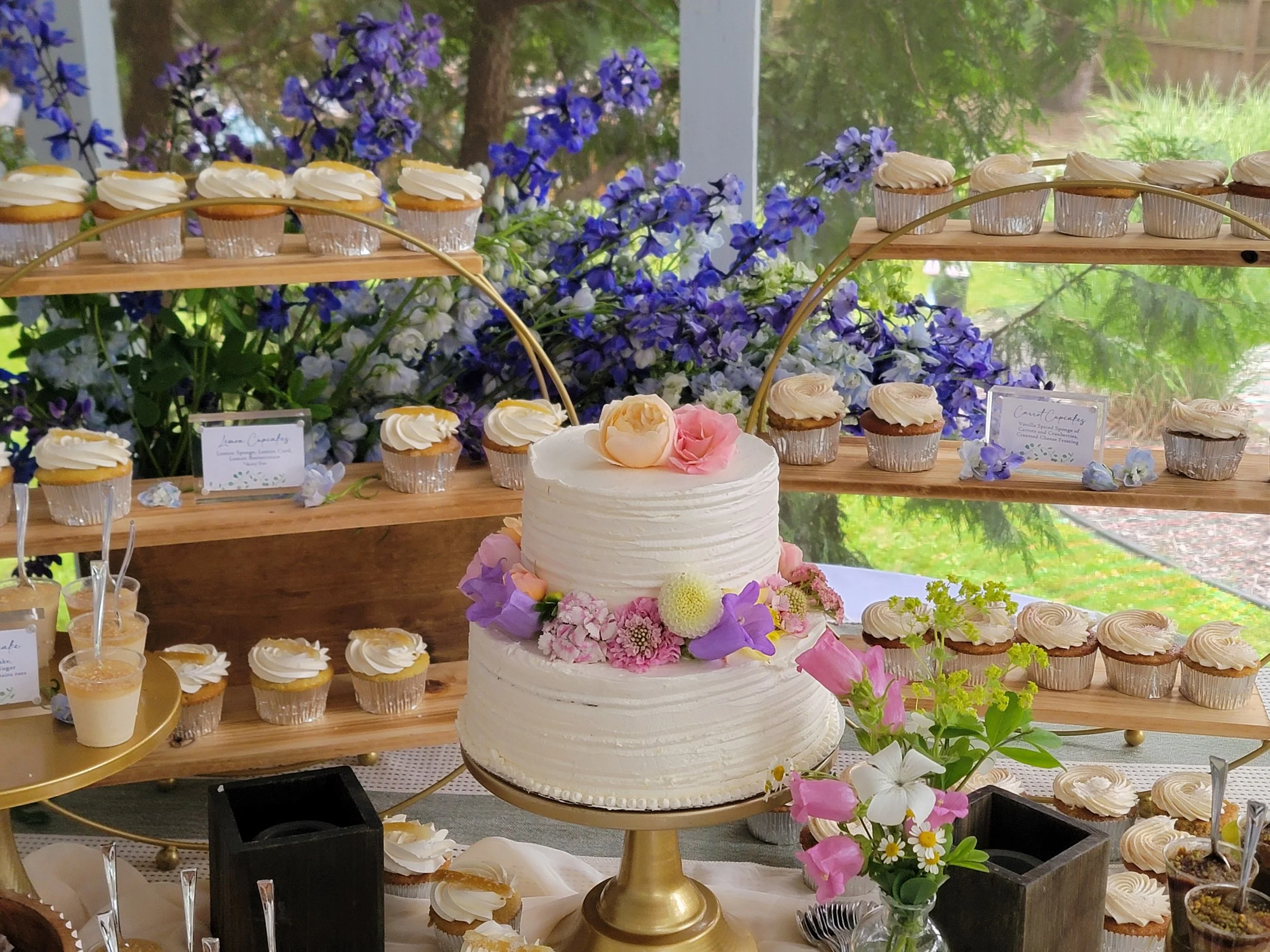 Cake Table Flowers.jpg