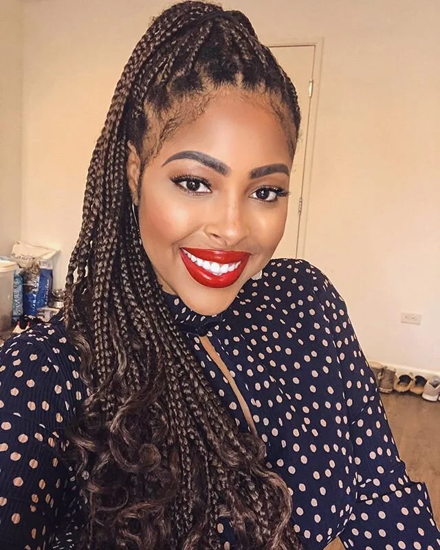 • Had a reason to get dressed this weekend in quarantine. It felt nice β€οΈ #stayhome but also #doafullfaceifyoufeellikeit •