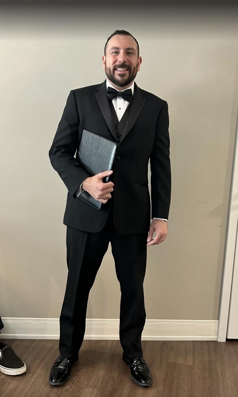 Gregs Tuxedo Rental Nnew Haven.png