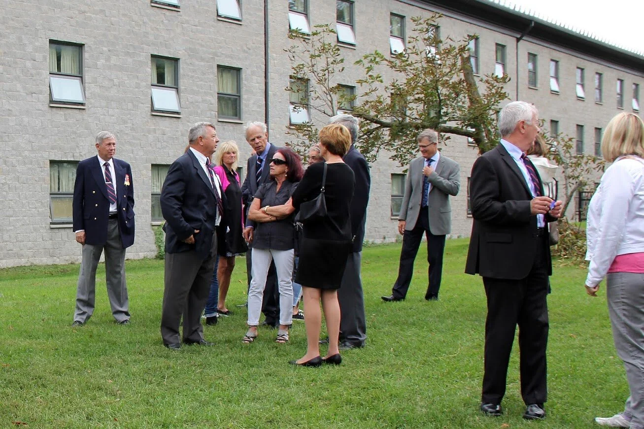 more mingling - richard groves, larry richarson, joyce burghardt, dale godwin, ceclie kelly and pat richardson (in front of steve kelly); ian yeates and andy and anna main