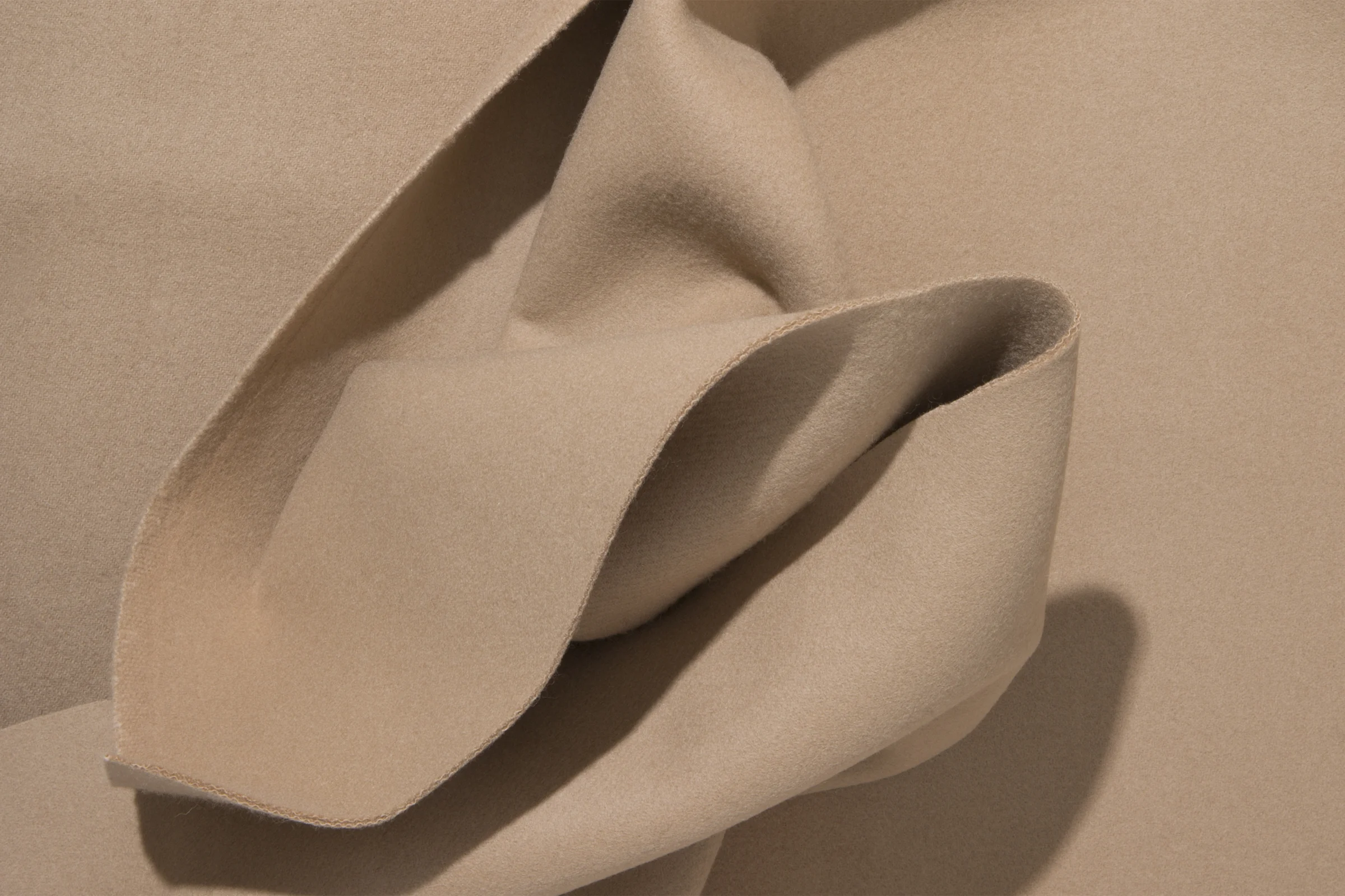 85%Cashmere 15%Nyl - Italy