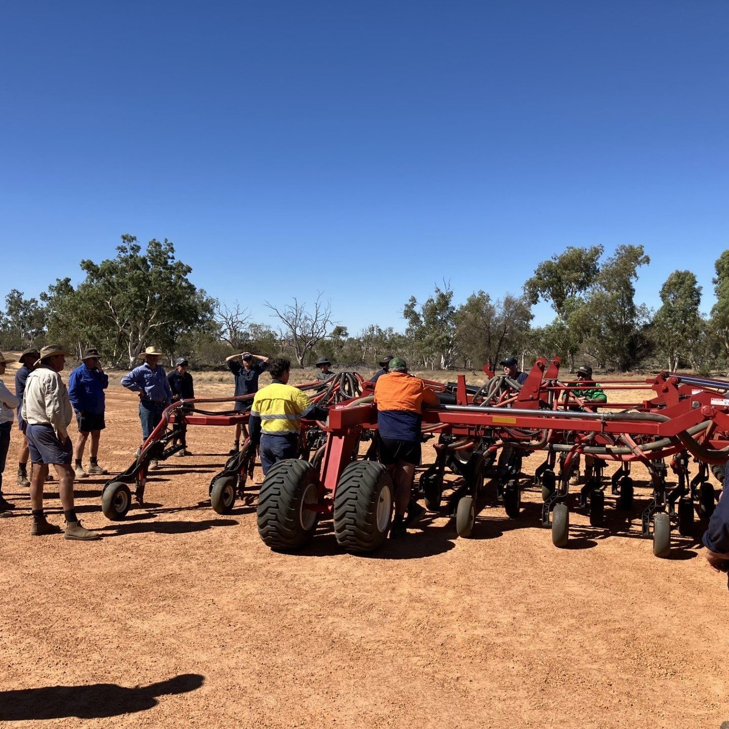 What an exciting turn out on Saturday! 

Thank you to everyone that came down to learn more about strategies for air-cart and seeder setups.

A huge thank you to Brett Asphar for coming down to answer all of our questions.