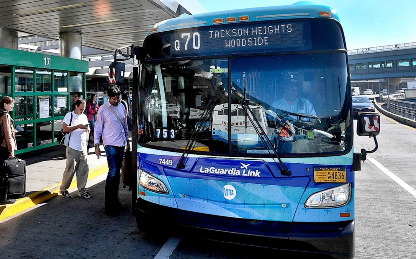 LaguardiaLink_Bus_Front.jpg