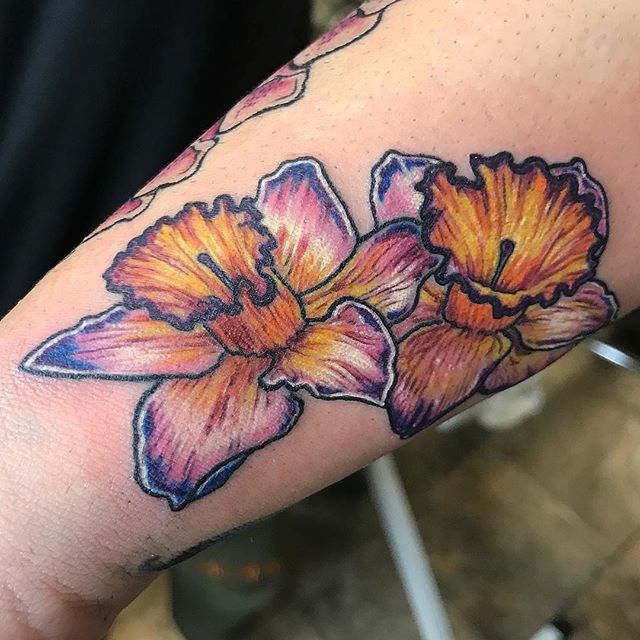 Rowan's client has been collecting floral tattoos from her for about two years now. Here's the boquet thus far. ⠀
Rowan Rhys, True Love Tattoo &amp; Art Gallery, Seattle WA, rowan@trueloveart.com - @rowanrhystattoo⠀
⠀
.⠀
.⠀
.⠀
.⠀
.⠀
.⠀
.⠀
.⠀
.⠀
.⠀
#R