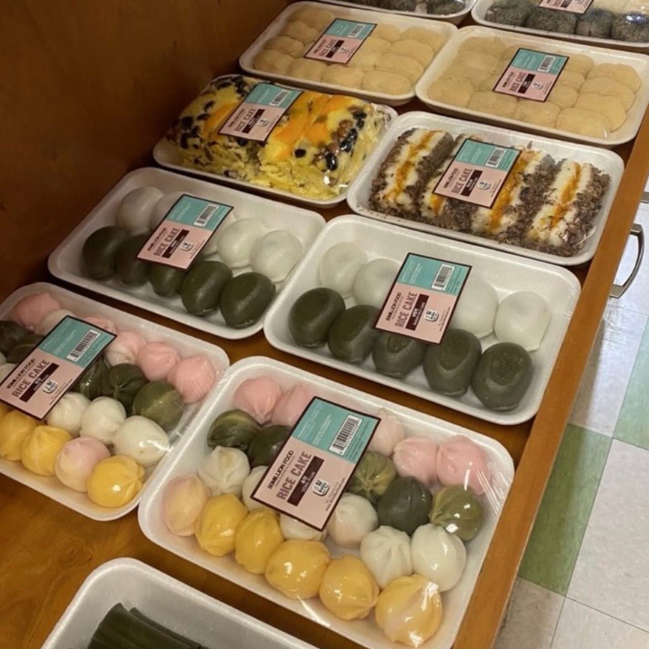 UPDATE: delivery will be on FRIDAY AFTERNOON this week

You can now get fresh Korean rice cakes (떡) at TK! If you&rsquo;ve never had them before, you are in for a treat!

We will have the following options:
찹쌀떡 mochi
경단 kyungdan
인절미 injeolmi
송편 songp