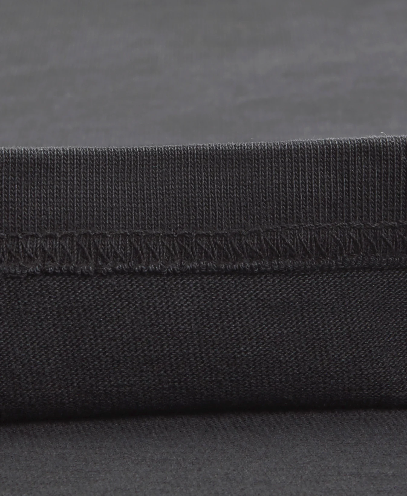 Anthracite_VelourGarments_Hem.png