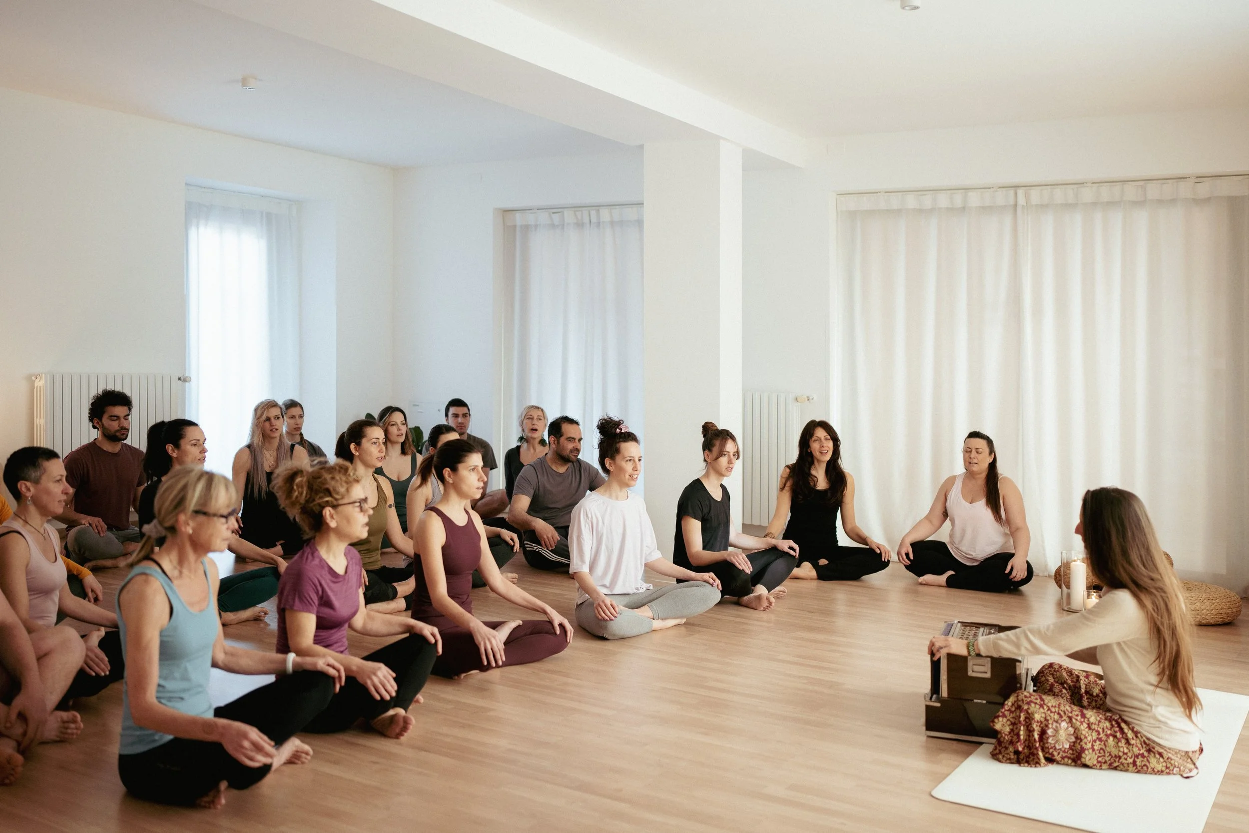 kirtan-a-yoga-nilaya.jpg