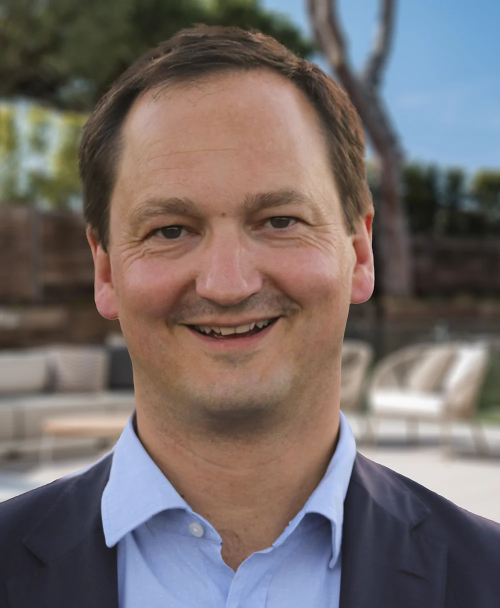 Robert Green Founder & Managing Director – Sphere Estates