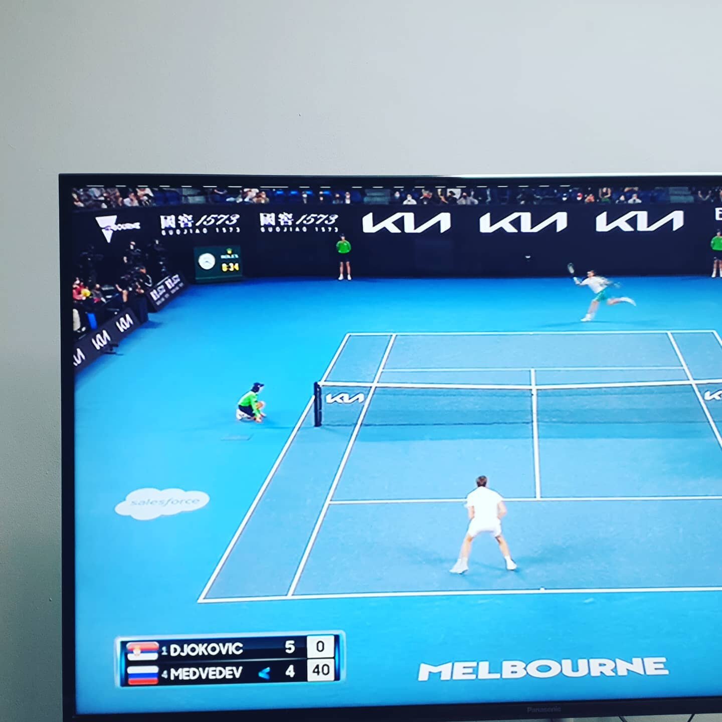 Who's winning this?? Close game! @djokernole @medwed33 @australianopen #aofinal #ao2021