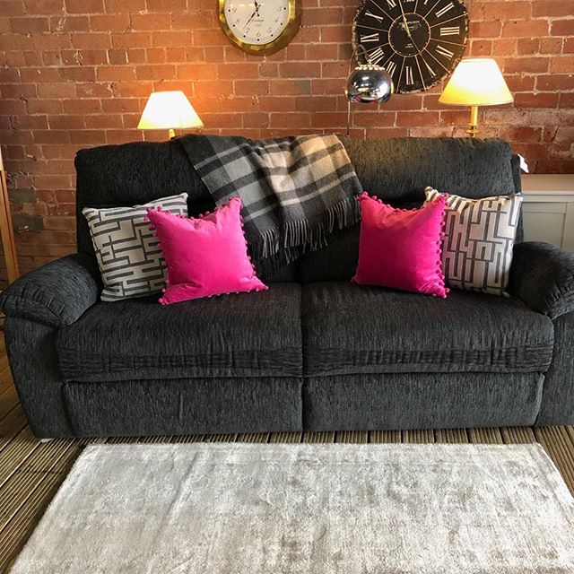 ⚡️CLASSIC BLACK SOFA WITH PATTERN⚡️ 🙌🏻HARVEYS SUPER COSY AND SOFT🙌🏻 🌟🌟A STEAL AT &pound;399 RRP &pound;850🌟 ⏰🚀ORDER TODAY, DELIVERED TODAY⏰ 🎉SHOP OUR FACEBOOK / INSTAGRAM
🎉#yorkshire #cosychair #loveleeds #sofashop