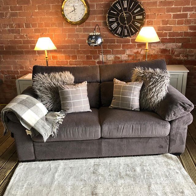 ⚡️STUNNING DARK GREY CHORD⚡️ 🙌🏻HARVEYS THREE SEATER🙌🏻 🌟🌟A STEAL AT &pound;299 RRP &pound;750🌟 ⏰🚀ORDER TODAY, DELIVERED TODAY⏰ 🎉SHOP OUR FACEBOOK / INSTAGRAM
🎉#yorkshire #cosychair #loveleeds #sofashop