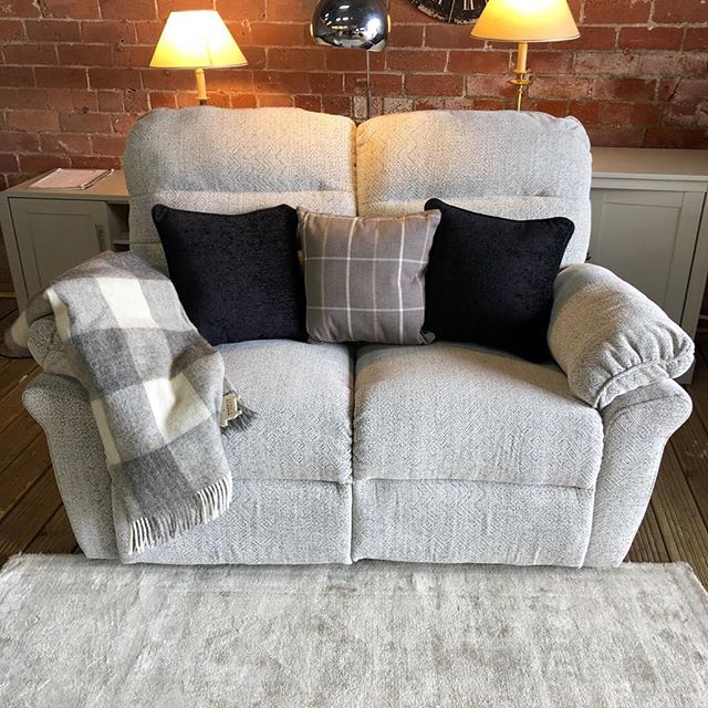 ⚡️WHAT A LITTLE SWEET HEART⚡️ 🙌🏻DFS CREAM ELECTRIC RECLINER🙌🏻 🌟🌟A STEAL AT &pound;199 RRP &pound;950🌟 ⏰🚀ORDER TODAY, DELIVERED TODAY⏰ 🎉SHOP OUR FACEBOOK / INSTAGRAM
🎉#yorkshire #cosychair #loveleeds #sofashop