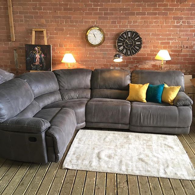 ⚡️FABULOUS HARVEYS FAMILY CORNER⚡️ 🙌🏻MANUAL RECLINER 🙌🏻 🌟🌟OUR PRICE &pound;999 RRP &pound;2350🌟 ⏰🚀ORDER TODAY, DELIVERED TODAY⏰🚀 🎉SHOP OUR FACEBOOK / INSTAGRAM
🎉#yorkshire #cosychair #loveleeds #sofashop