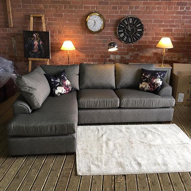 ⚡️SUPER SMART NEXT CORNER⚡️ 🙌🏻DARK GREY🙌🏻 🌟🌟OUR PRICE &pound;699 RRP &pound;1375🌟 ⏰🚀ORDER TODAY, DELIVERED TODAY⏰🚀 🎉SHOP OUR FACEBOOK / INSTAGRAM
🎉#yorkshire #cosychair #loveleeds #sofashop