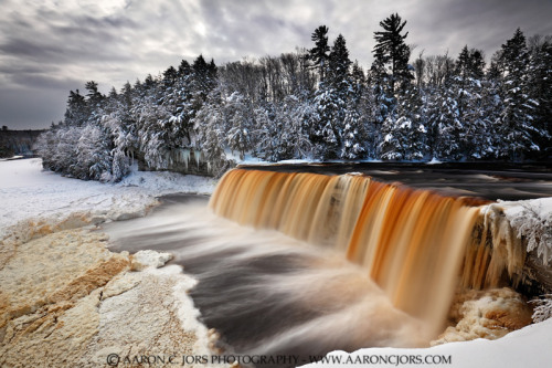 winter-at-tahquamenon-falls.jpg