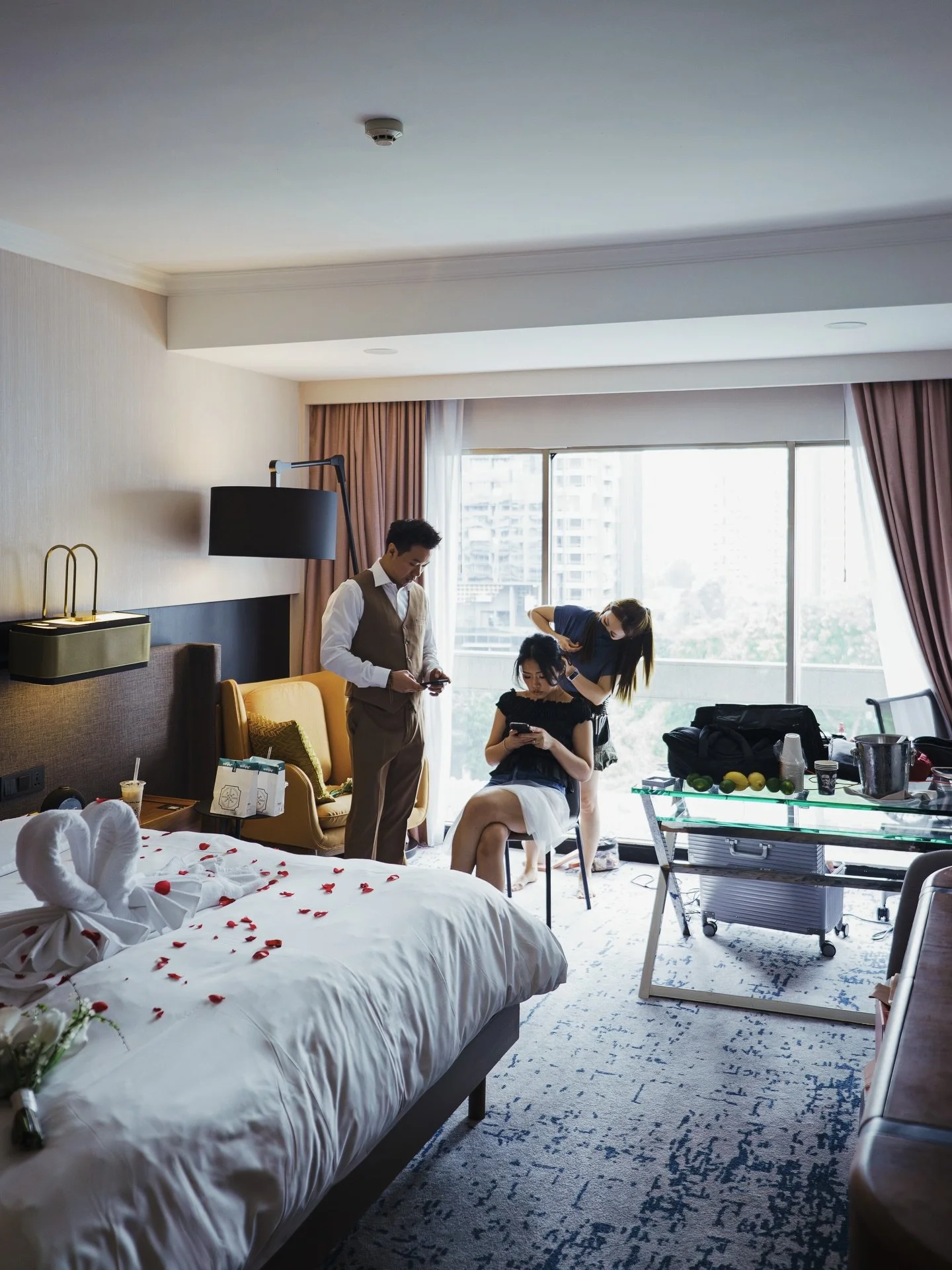 I rarely post photos of people, much less of myself.

But with the nostalgia of Christmas upon us, this year&rsquo;s hits particularly different. And special. 

@wilderingscenes&rsquo; reminded me of the support I&rsquo;m surrounded by. And this, I s