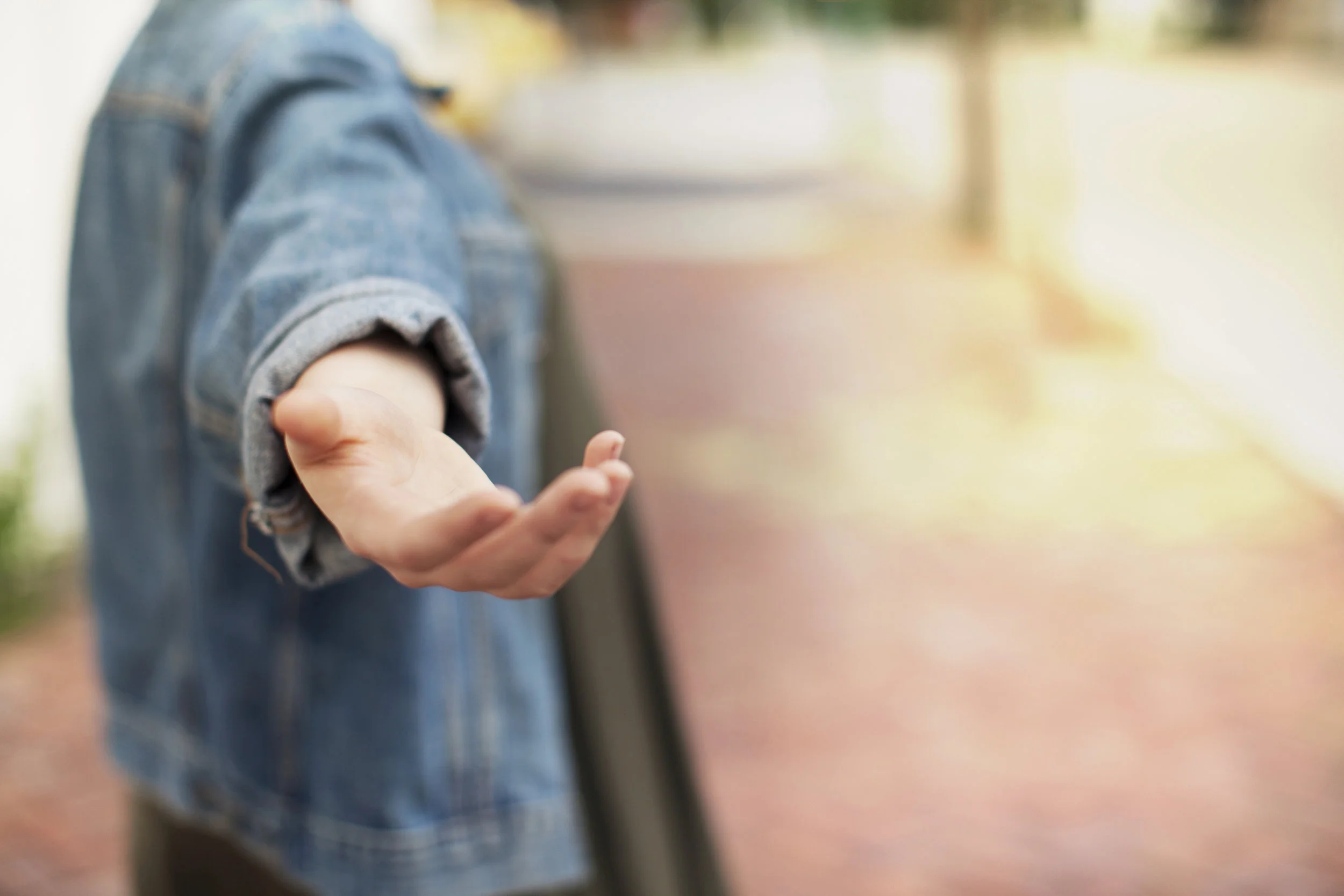 lightstock_254575_medium_hand.jpg