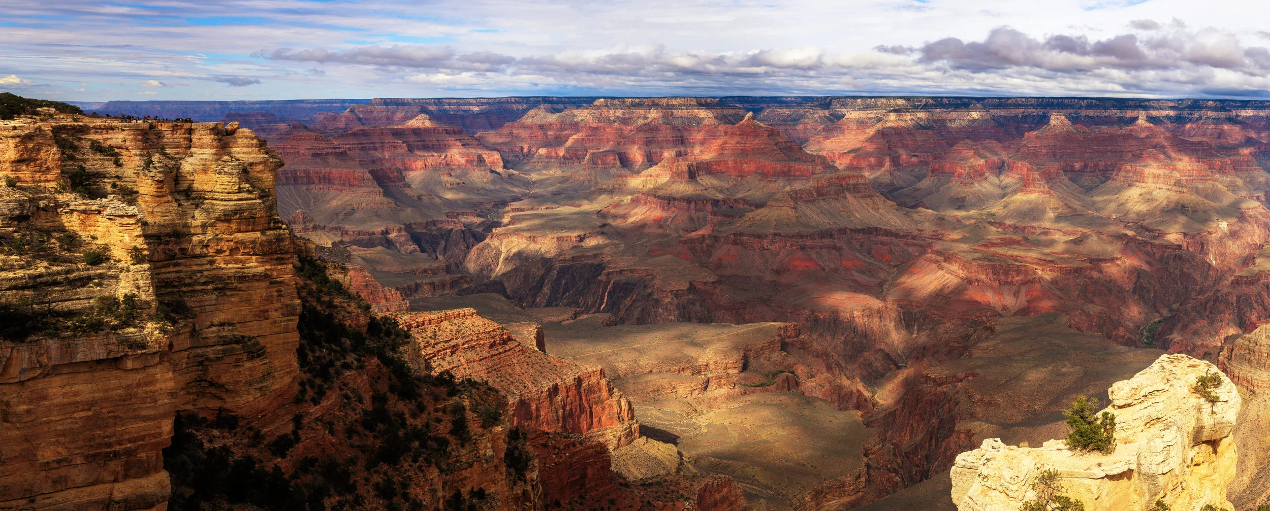 Incredible-Landscape-from-South-Rim-of-Grand-Canyon,-Arizona,-Un-627416628_7445x3000.jpeg