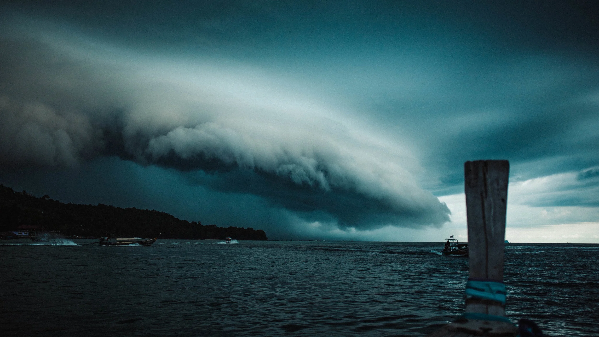 Seismic storm: In the boat together with Jesus beside us