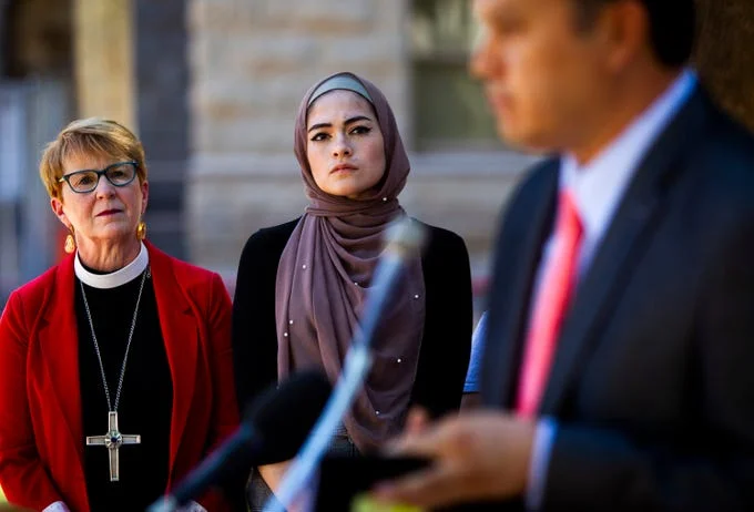 Bipartisan group of lawmakers, faith leaders and refugee advocates gather at AZ State Capitol