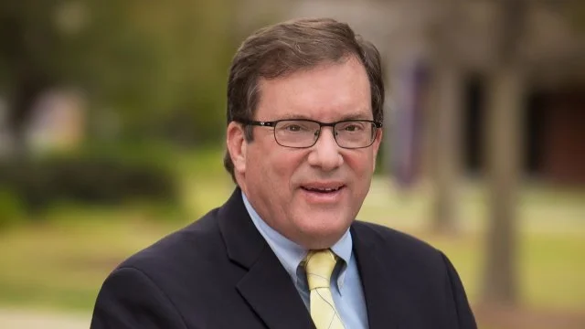 Cal Lutheran president to step down