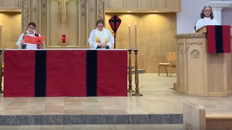 Bilingual (English/Español) service of Maundy Thursday - Jueves Santo from Faith / La Fe Church in Phoenix, AZ.