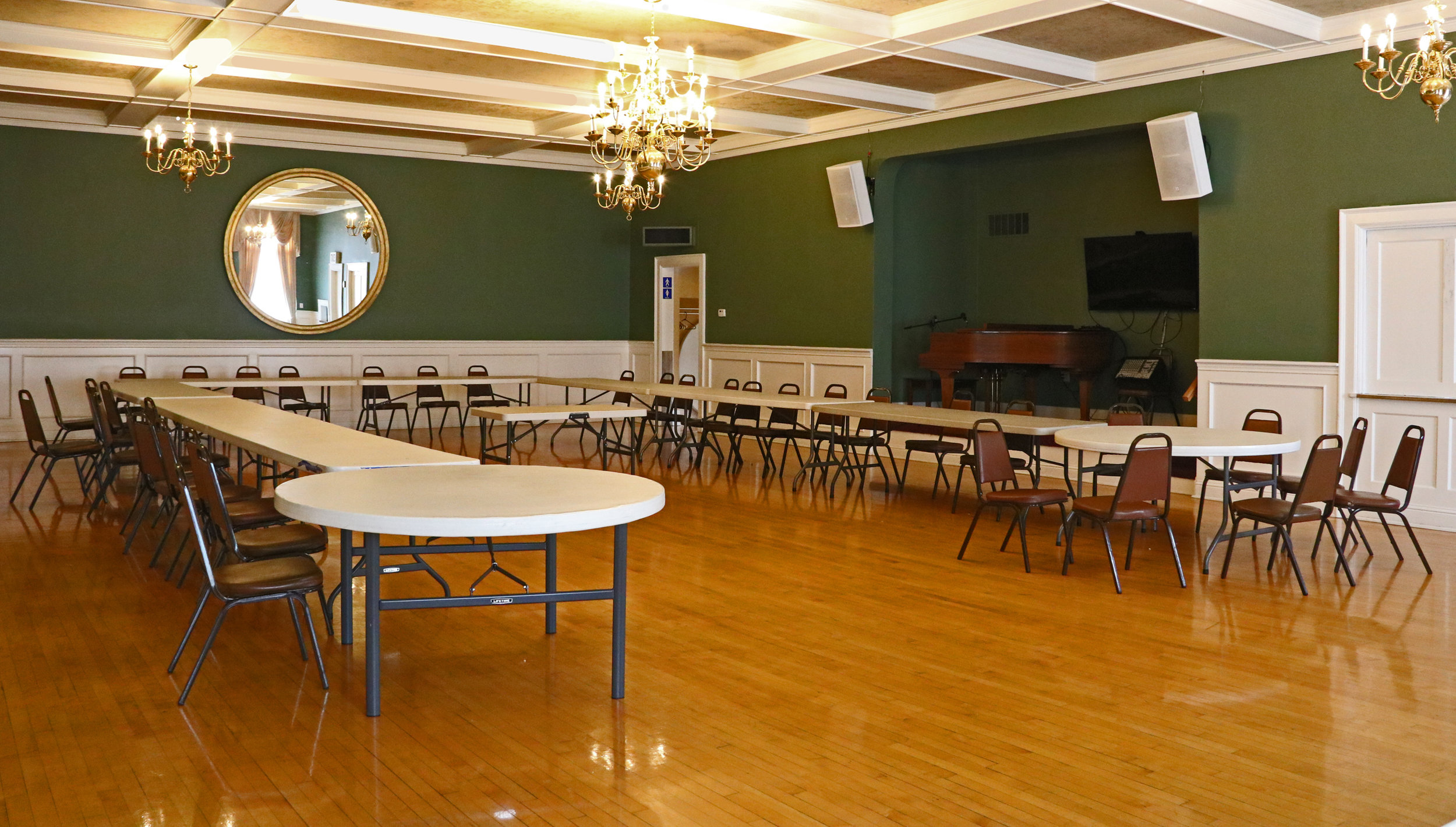 0535_grand Hall_meeting set up.jpg