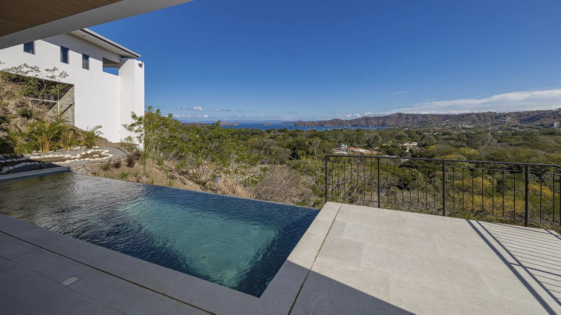 CBE 39 Bayview House finished 004.jpg