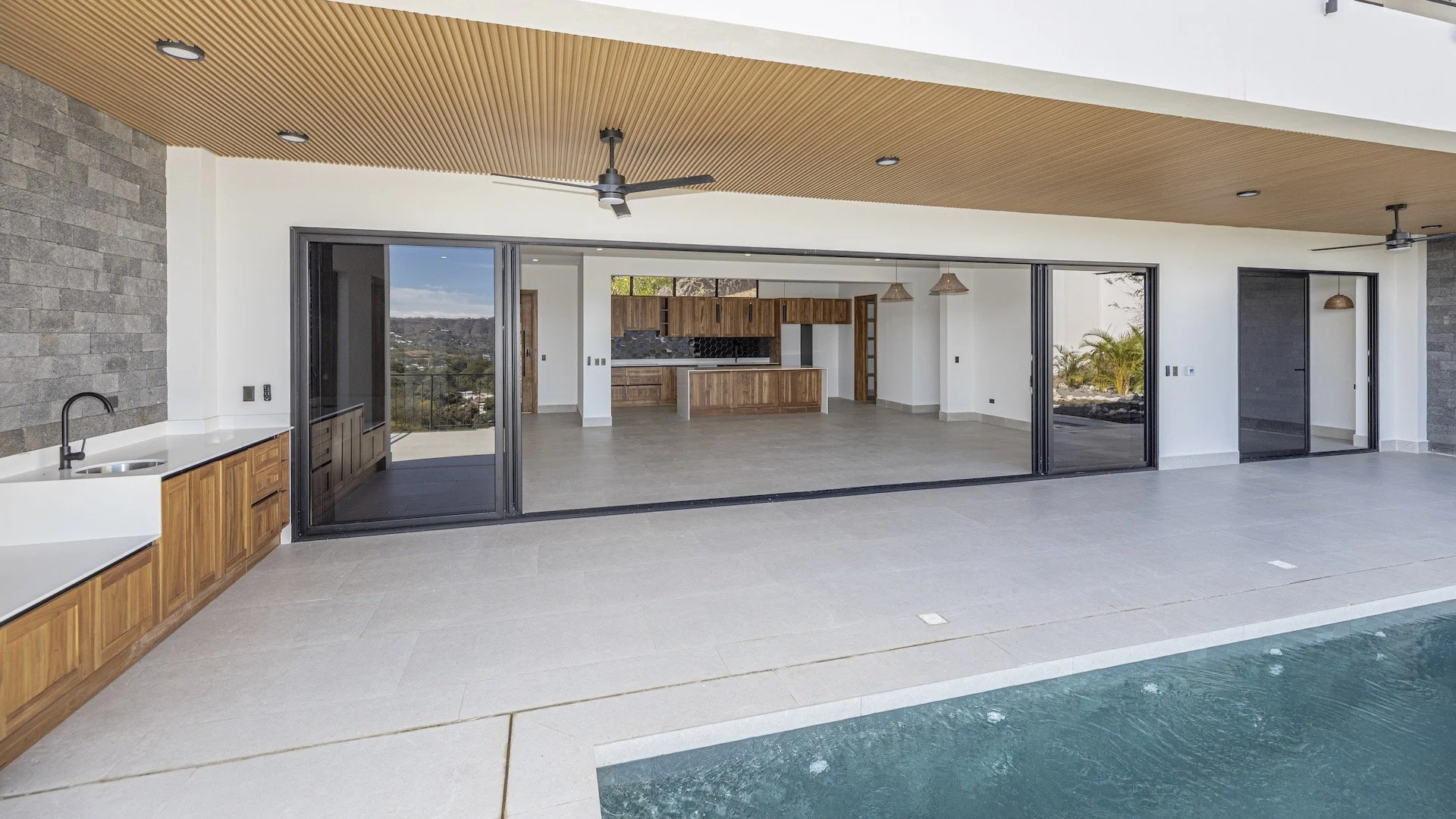 CBE 39 Bayview House finished 007.jpg