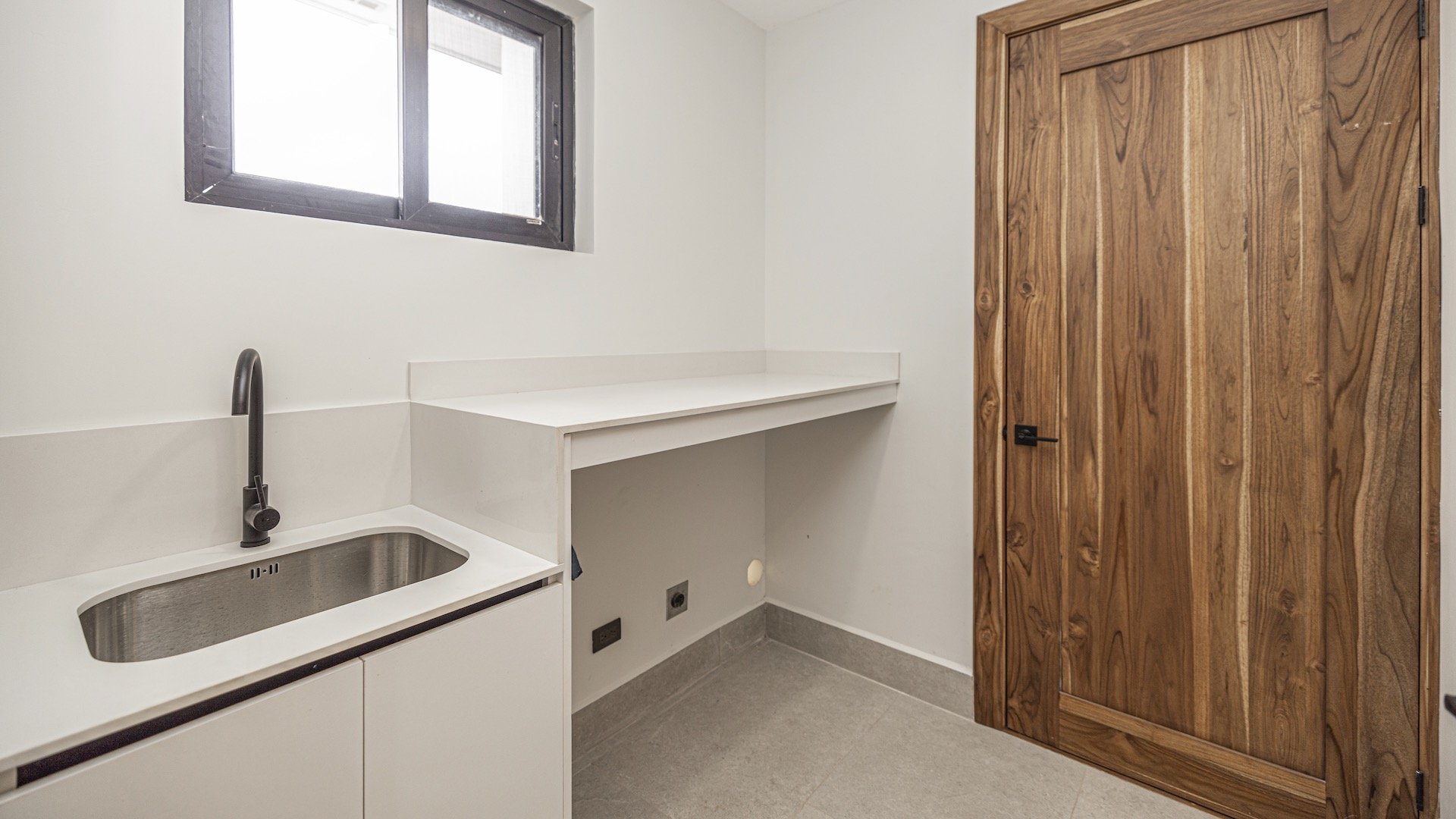 CBE 39 Bayview House finished 021.jpg