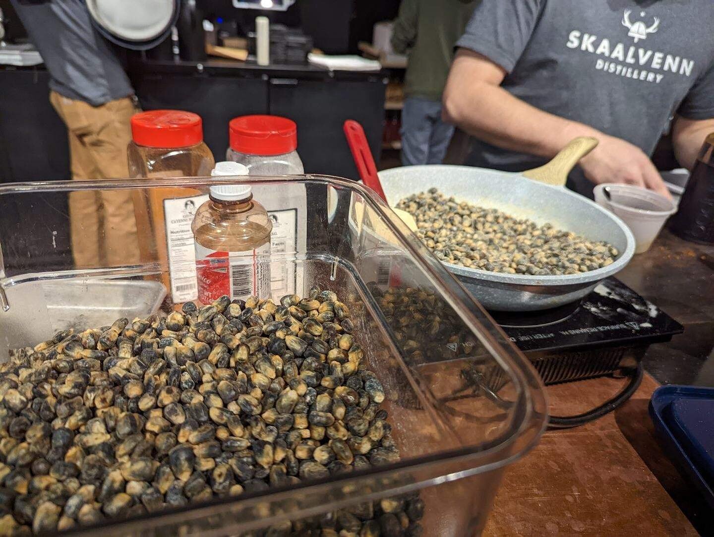 We got to try some fun stuff at Skaalvenn Distillery with our Blue Corn!! We love trying new things with our specialty ingredients, let us know if you&rsquo;re interested in doing something a little different 🤓

#maltwerks #craftmalt #craftbeer #dri