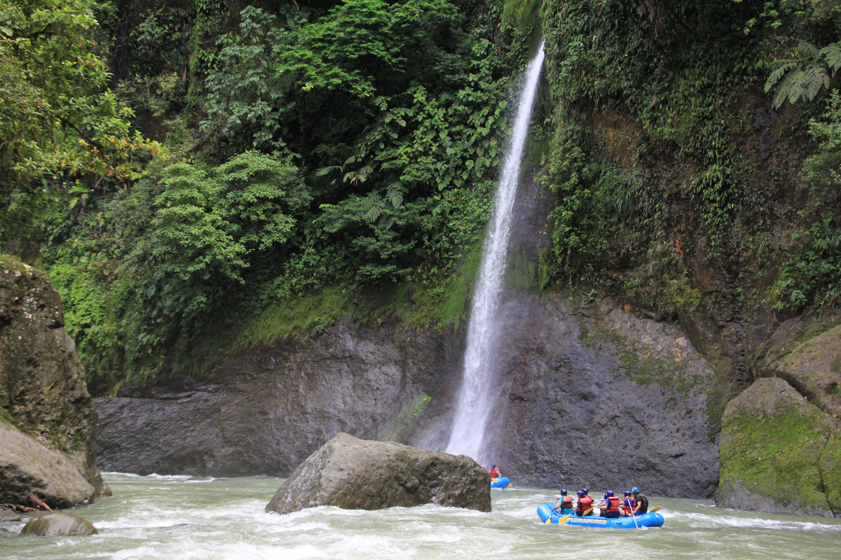 costa-rica_river-rafting.jpg