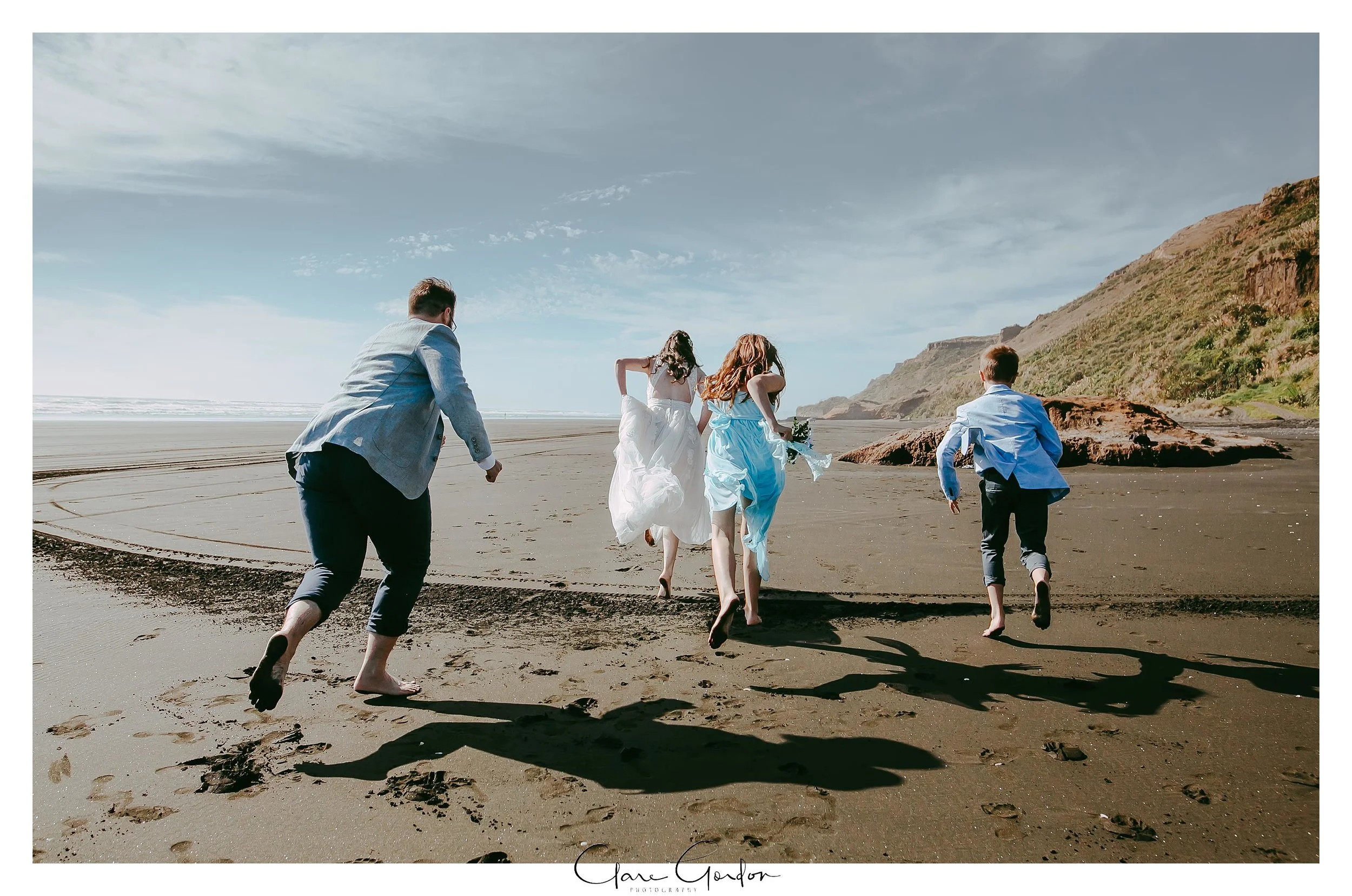 Castaways-resort-waiuku-Wedding-photos-Karioitahi-beach (89).jpg