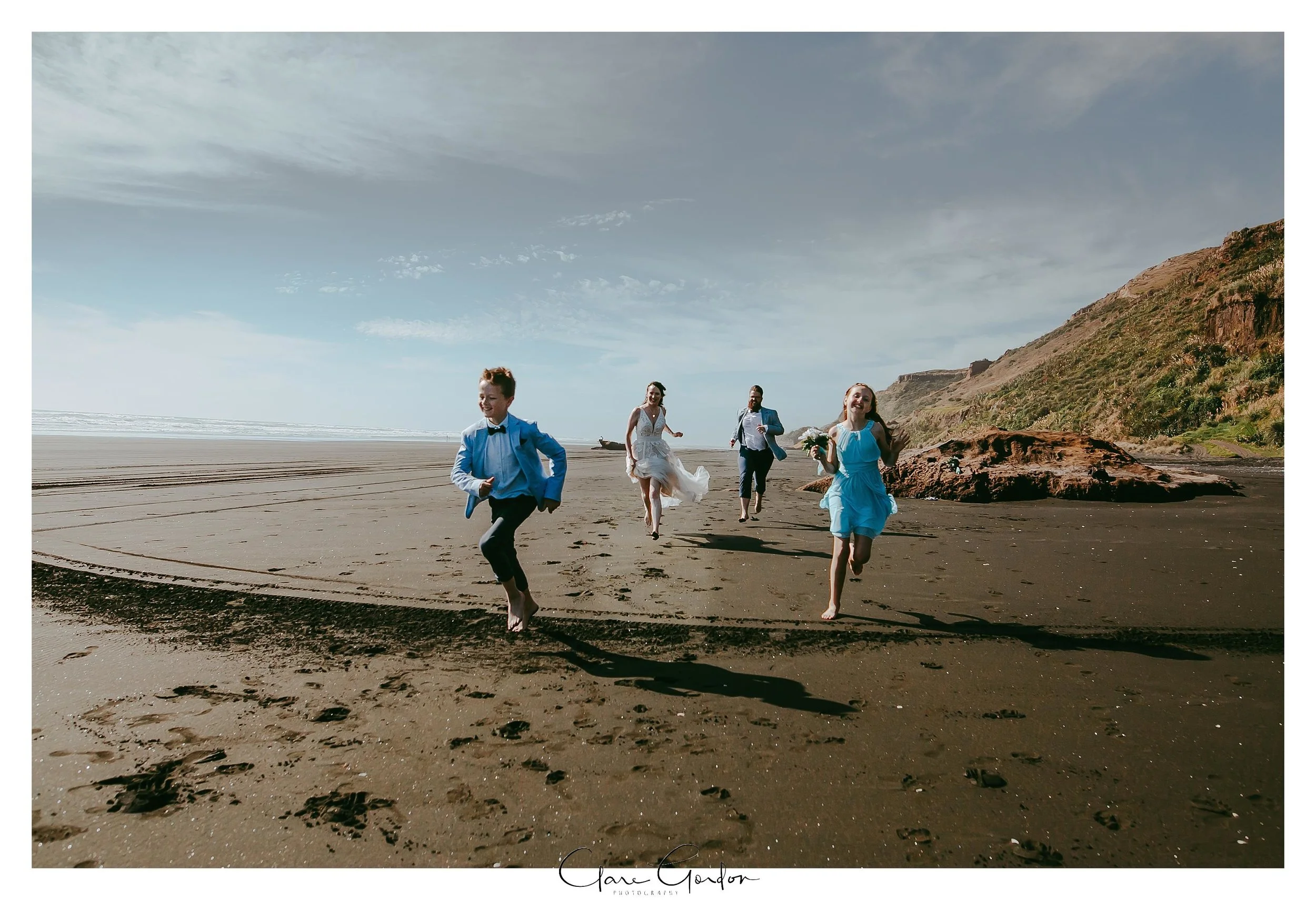 Castaways-resort-waiuku-Wedding-photos-Karioitahi-beach (92).jpg