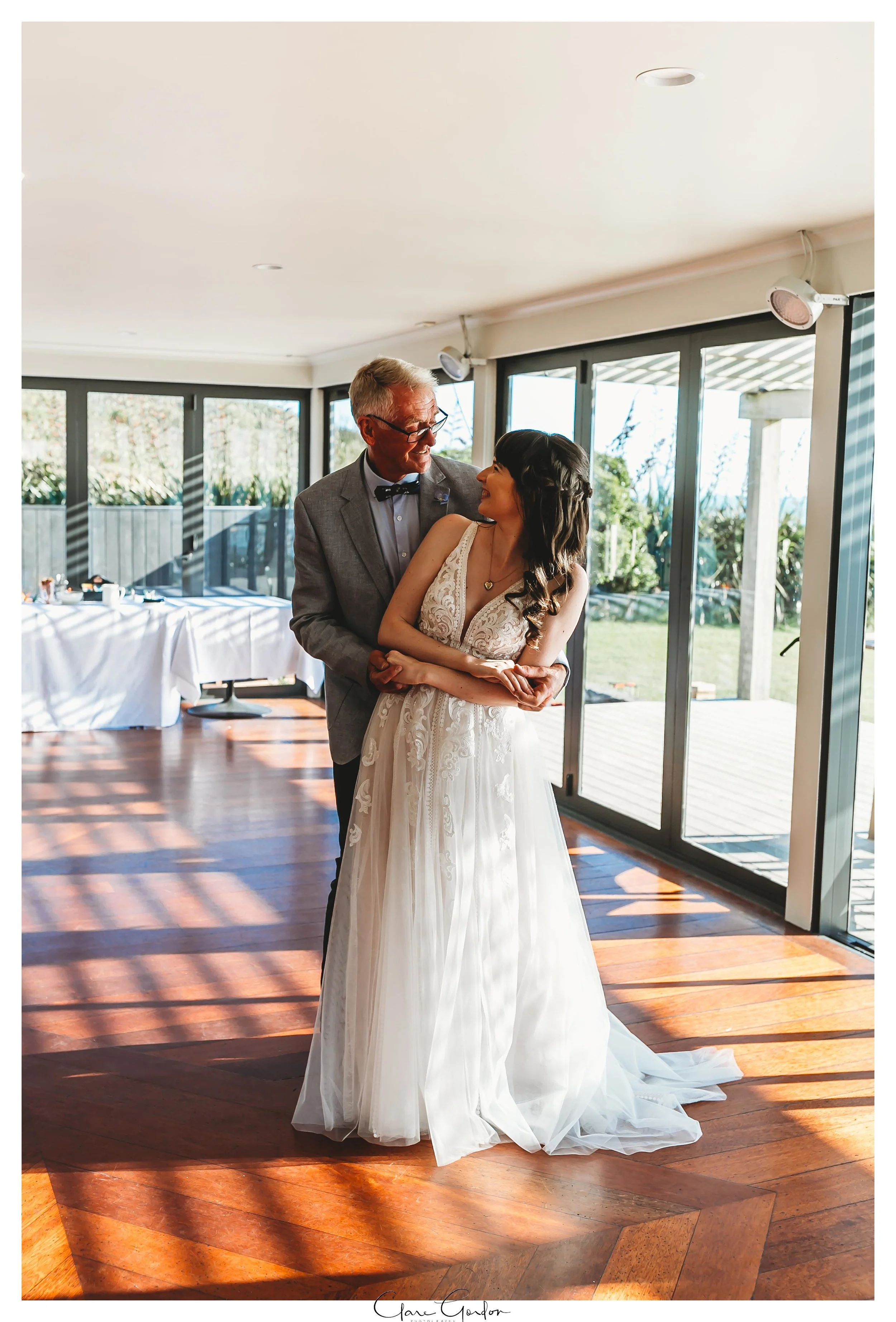 Castaways-resort-waiuku-Wedding-photos-Karioitahi-beach (122).jpg