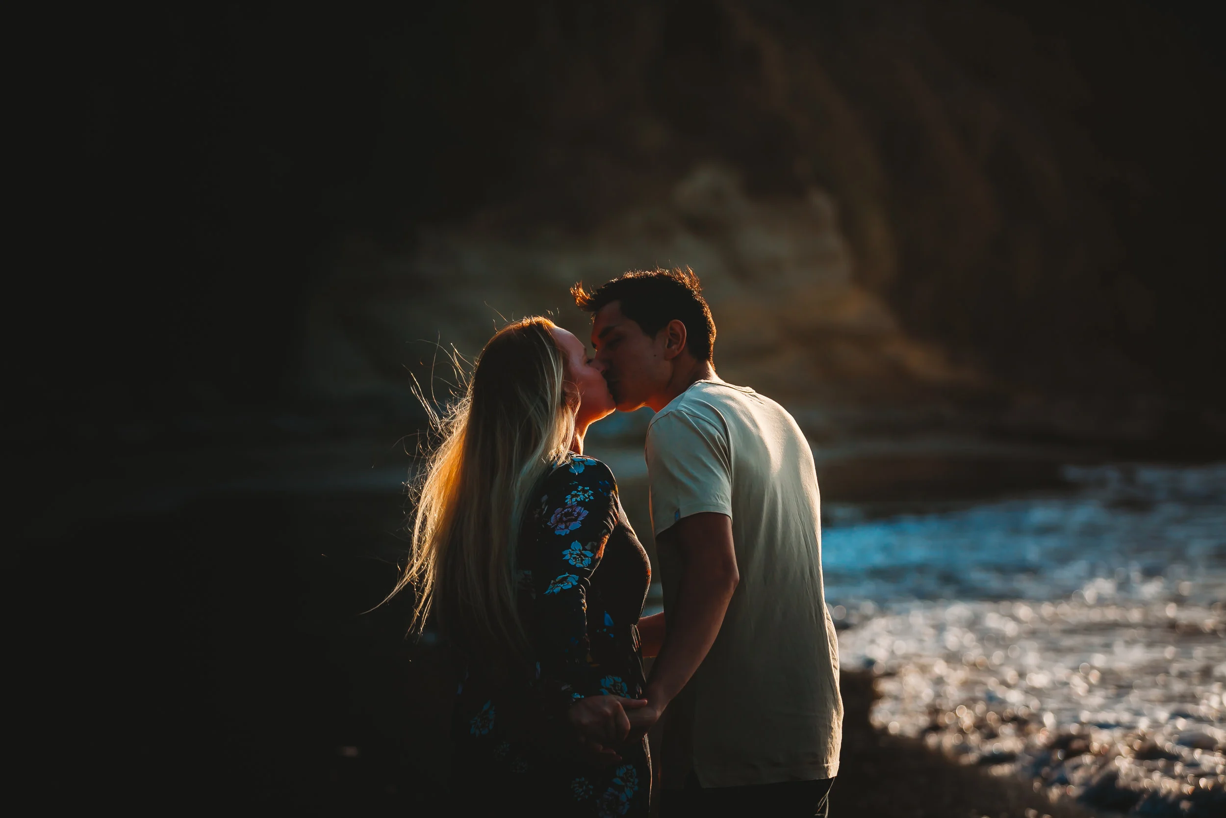 Raglan-engagment-photo-couple-hugging-on-beach (1 of 1)-3.jpg