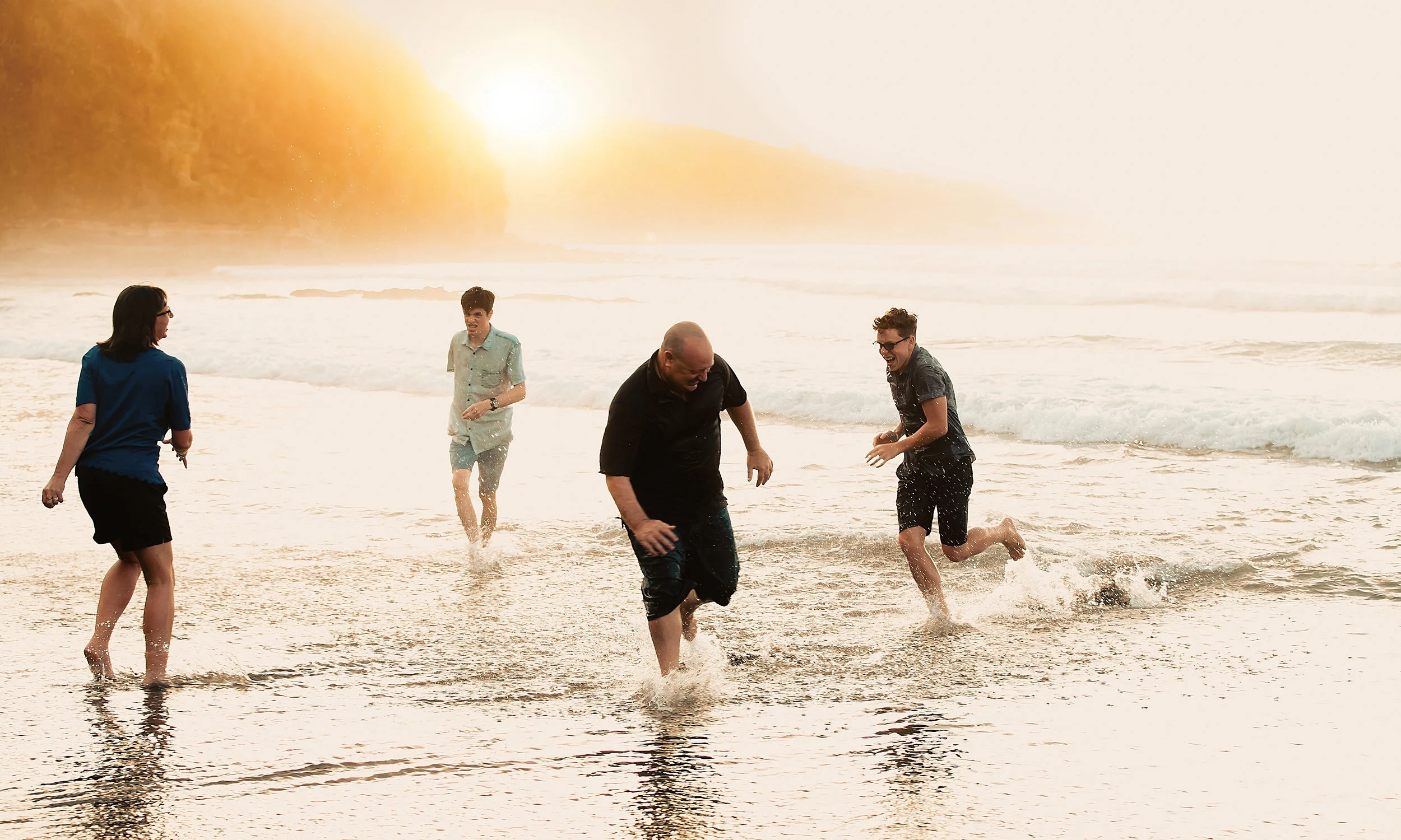 raglan-beach-lifestyle-family-portrait-photos (1 of 1)-2.jpg