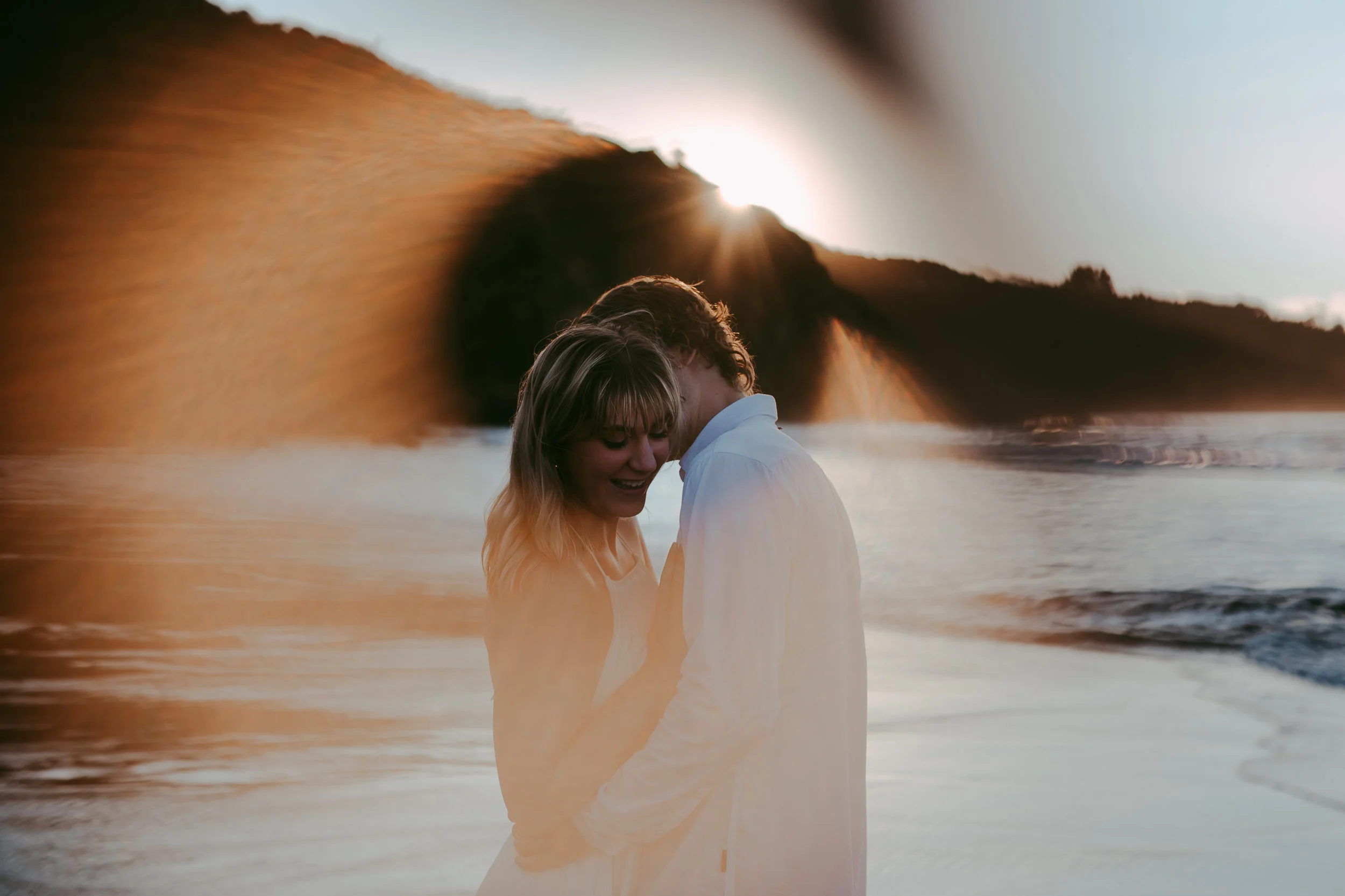 Raglan-beach-couples-engagement-photo-shoot (2 of 2).jpg