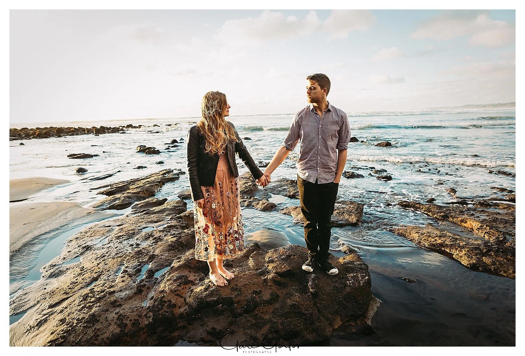 Raglan-beach-NZ-couples-engagement-photos-West-coast-Newzealand (21).jpg