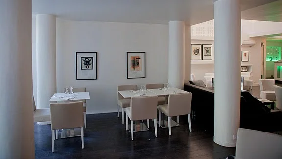 Exhibition at The Set Club, Provence, France