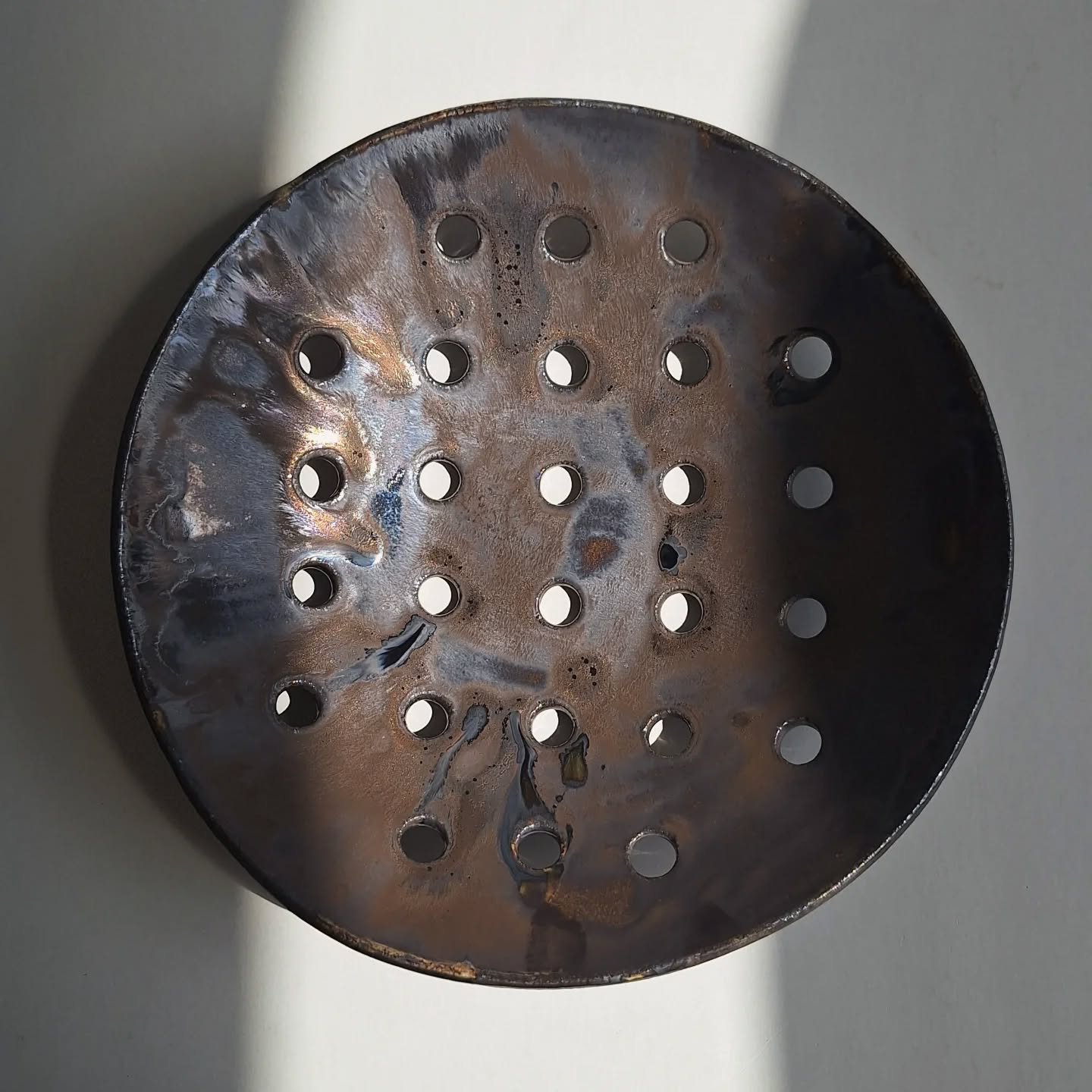 Ol&aacute;!!
A minha &uacute;ltima produ&ccedil;&atilde;o autoral de 2025 j&aacute; est&aacute; pronta e adoraria que a pudesses conhecer.

Vou estar no evento @bestfriends_colectivo nos dias 13 e 14 de dezembro, das 14h &agrave;s 20h, na Rua Monte d