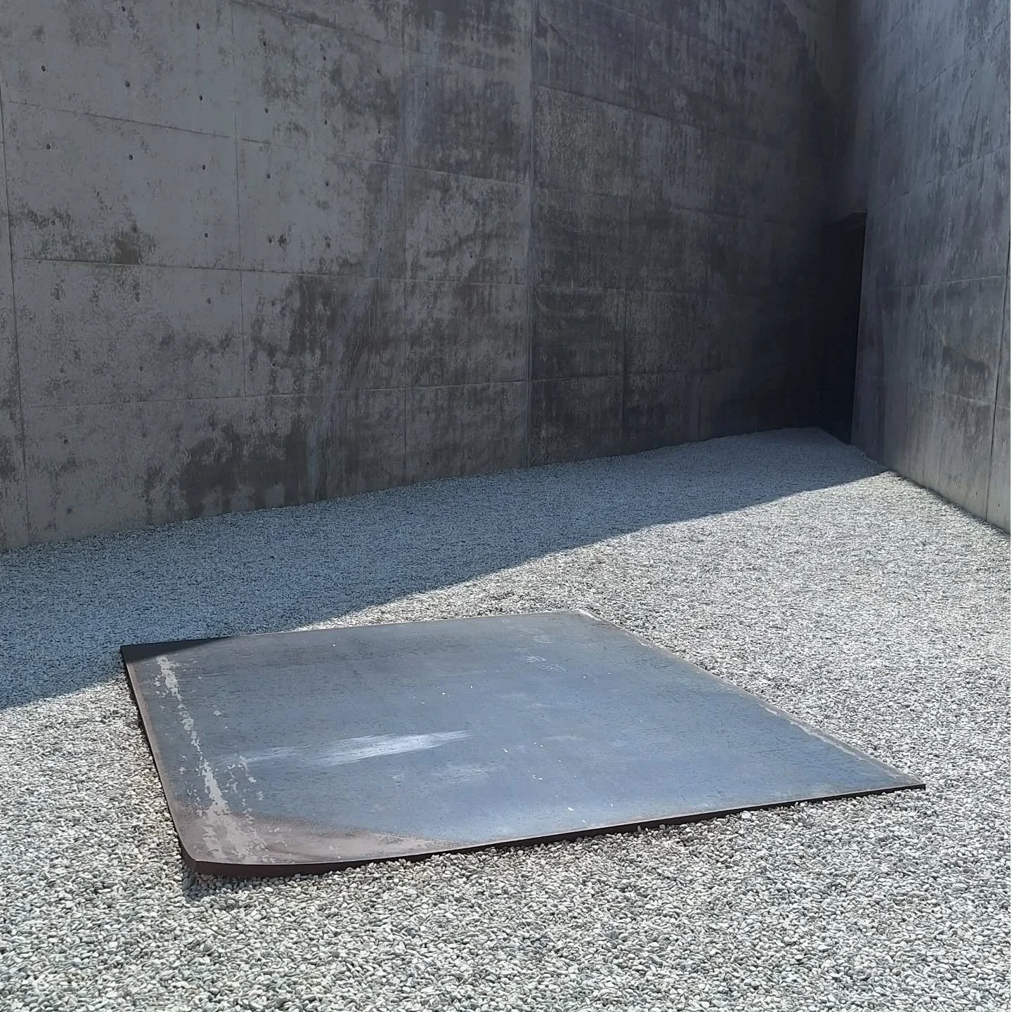 Voltei ao Porto, mas parte de mim ainda ficou algures entre o Jap&atilde;o e a Tail&acirc;ndia. H&aacute; viagens que n&atilde;o se encerram quando a mala &eacute; desfeita &mdash; e &eacute; precisamente esse eco que alimenta o meu trabalho.

Nas fo